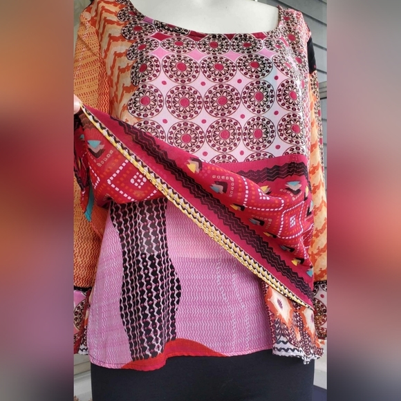 Patrons Of Peace Split Back Longsleeved Geometric Pattern Multicolored Boho Top - Picture 2 of 8